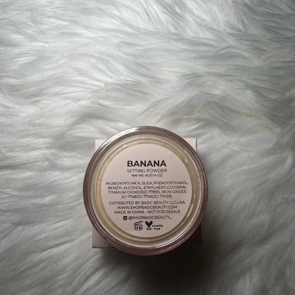 Basic Beauty Banana Setting Powder - Picture 5 of 5